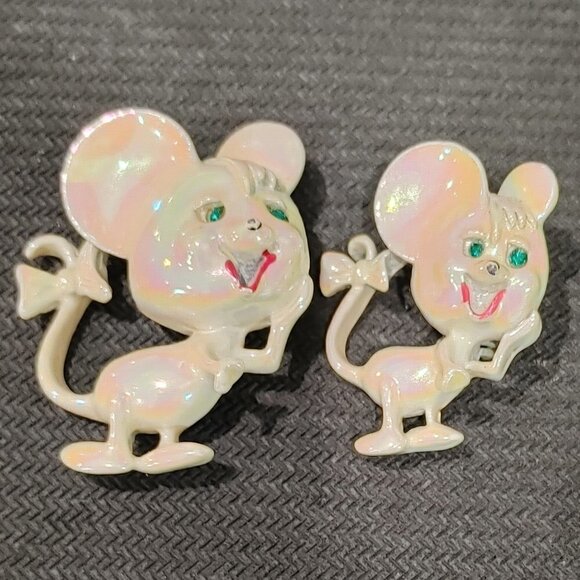 𝅺Vintage Enamel Mouse Pair Mice Green Rhinestone Eyes - Picture 1 of 9